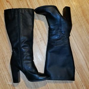 Liz & Co Knee-high black leather boots- size 7.5